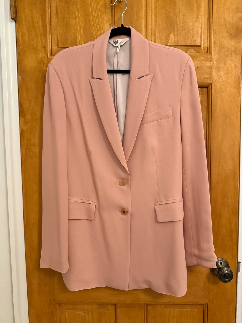 LITA by Ciara Two-Button Blazer in Lotus/Blush Pink size Large